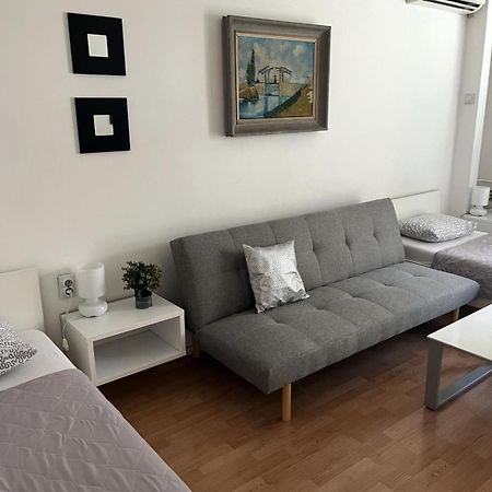 Arss Apartment Skopje Main Square Buitenkant foto