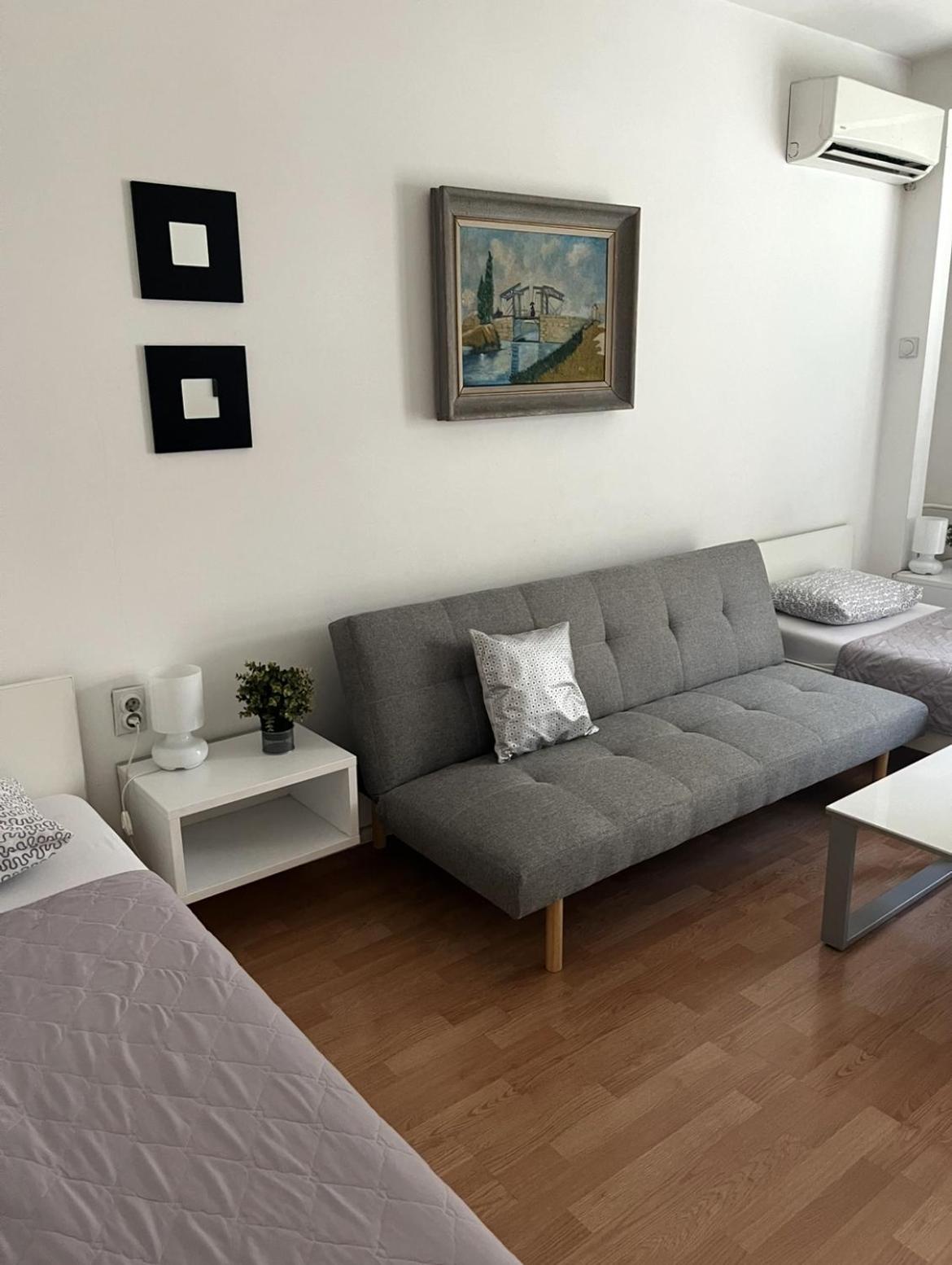 Arss Apartment Skopje Main Square Buitenkant foto
