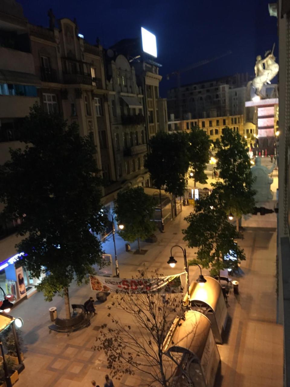 Arss Apartment Skopje Main Square Buitenkant foto