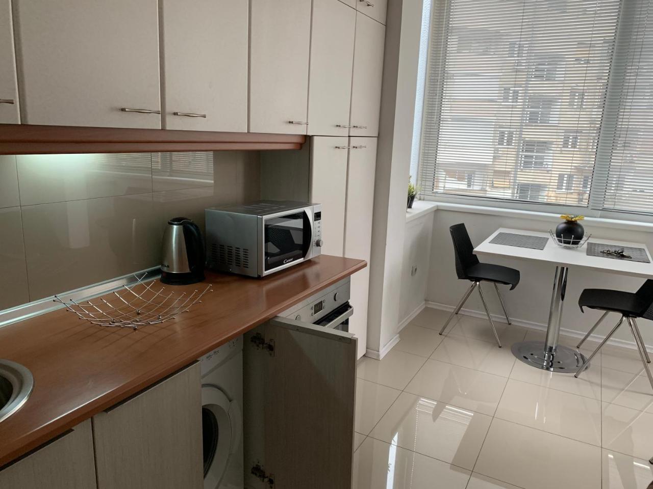 Arss Apartment Skopje Main Square Buitenkant foto